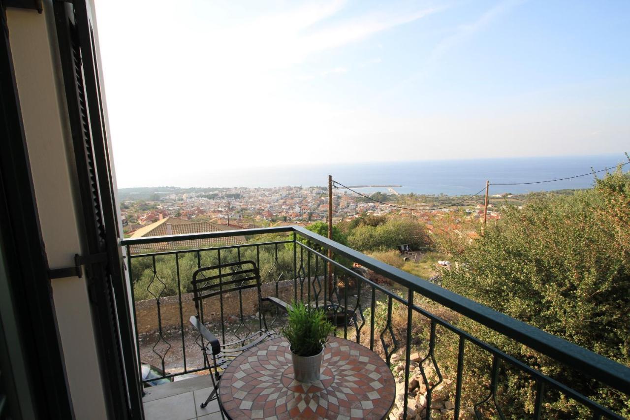 Вилла Kiparissia Castle & Sea View Кипарисия Экстерьер фото
