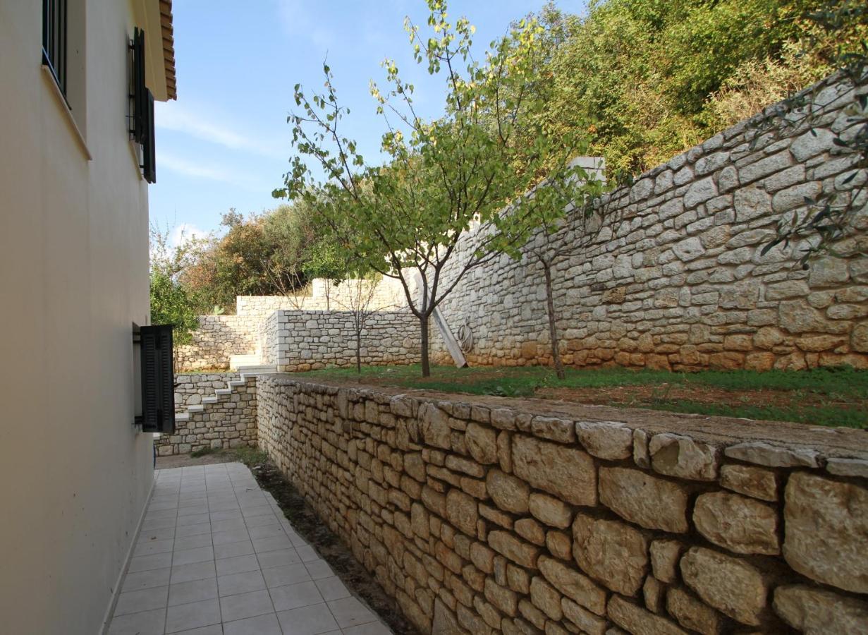 Вилла Kiparissia Castle & Sea View Кипарисия Экстерьер фото